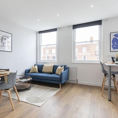 Beautifully Presented Newly Renovated City-Centre Apartment In Cheltenham Exterior foto