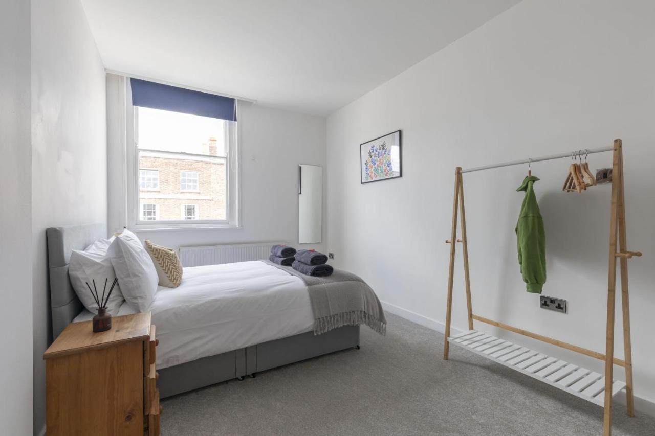 Beautifully Presented Newly Renovated City-Centre Apartment In Cheltenham Exterior foto